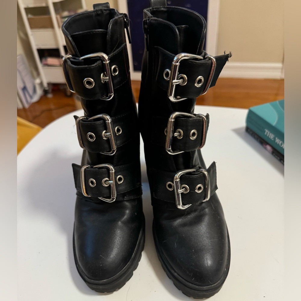 New Look Buckle Boots
